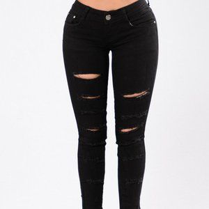 Black Fashion Nova Ripped Skinny Jeans 